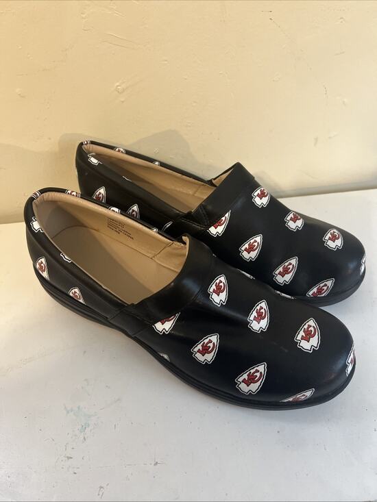 cuce Shoes - Kansas City Chiefs Shoes Black Work Clogs Cuce Women’s Size 9